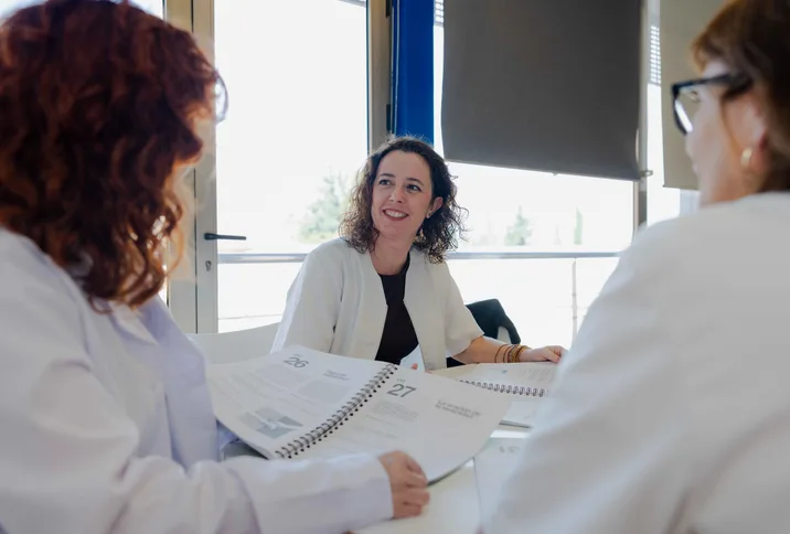 Equipo terapéutico de la Fundación en sesión